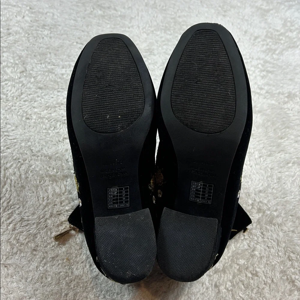 Forever 21 black floral embroidered booties, size‎ 8